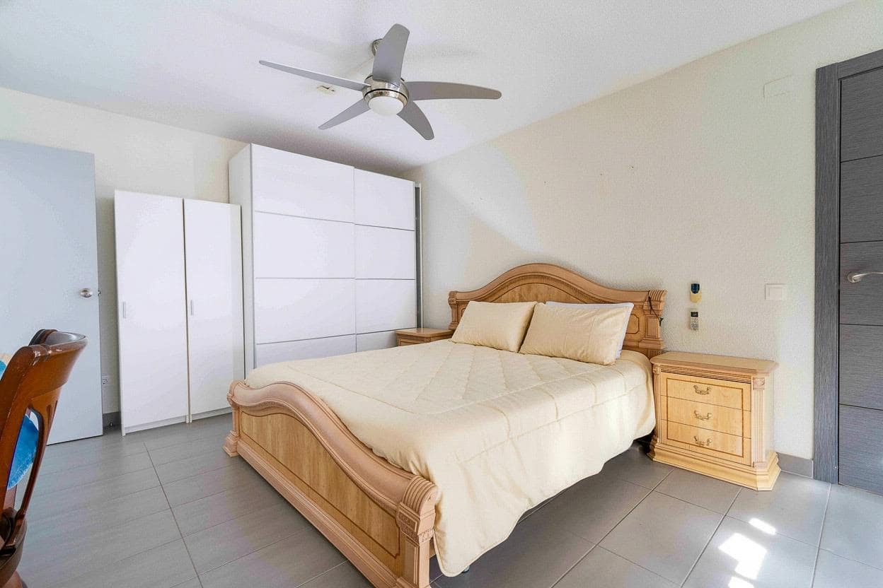 3 bedroom Apartment for sale in Alfaz del Pi / L'Alfas del Pi - € 359,000 (Ref: 9187793)