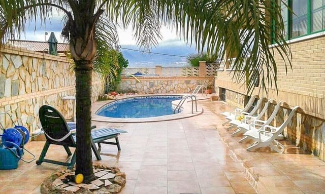 8 Zimmer Villa zu verkaufen in Benidorm mit Pool - 945.000 € (Ref: 9187800)