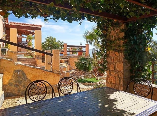 3 slaapkamer Villa te koop in Alfaz del Pi / L'Alfàs del Pi met zwembad - € 950.000 (Ref: 9187802)