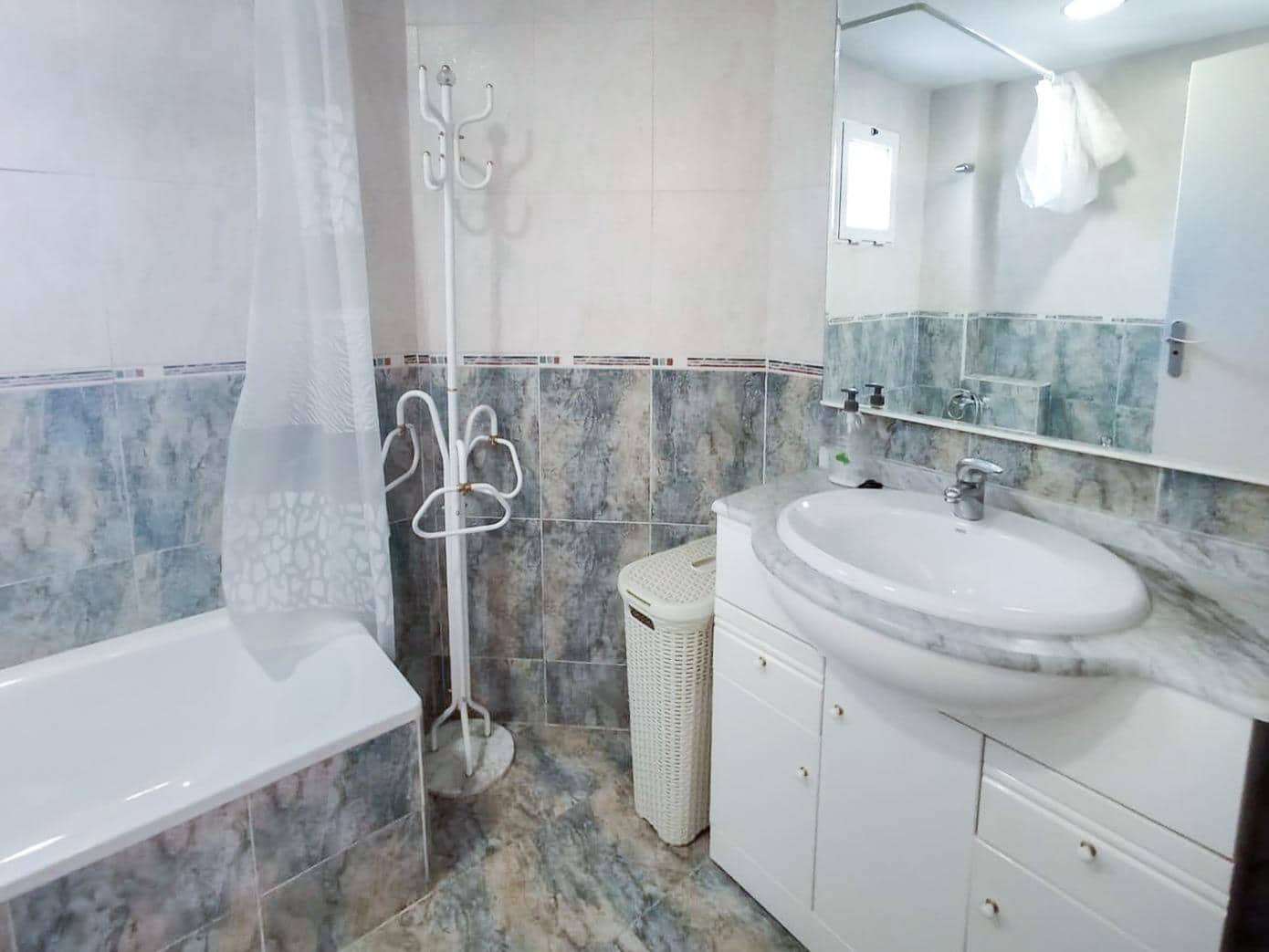 3 makuuhuone Omakotitalo myytävänä paikassa La Nucia mukana uima-altaan - 330 000 € (Ref: 9187804)