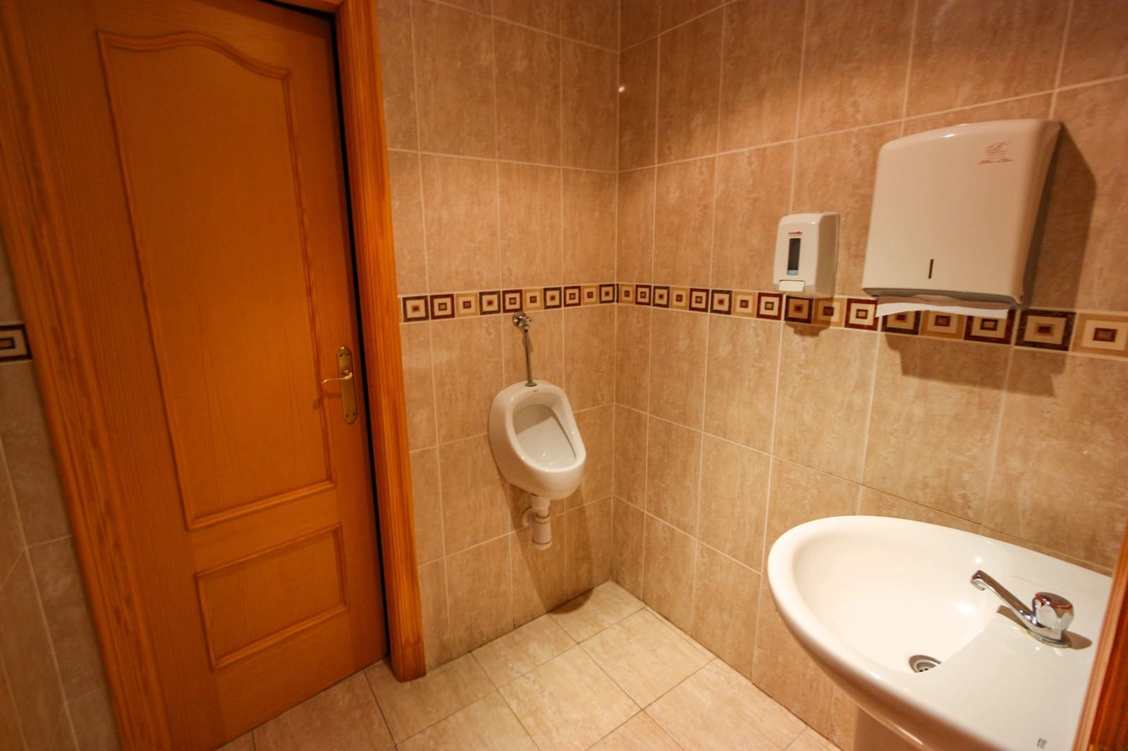 4 soveværelse Restaurant/Bar til salg i Orba - € 575.000 (Ref: 9187807)