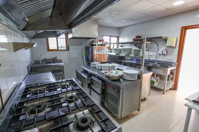 4 bedroom Restaurant/Bar for sale in Orba - € 575,000 (Ref: 9187807)