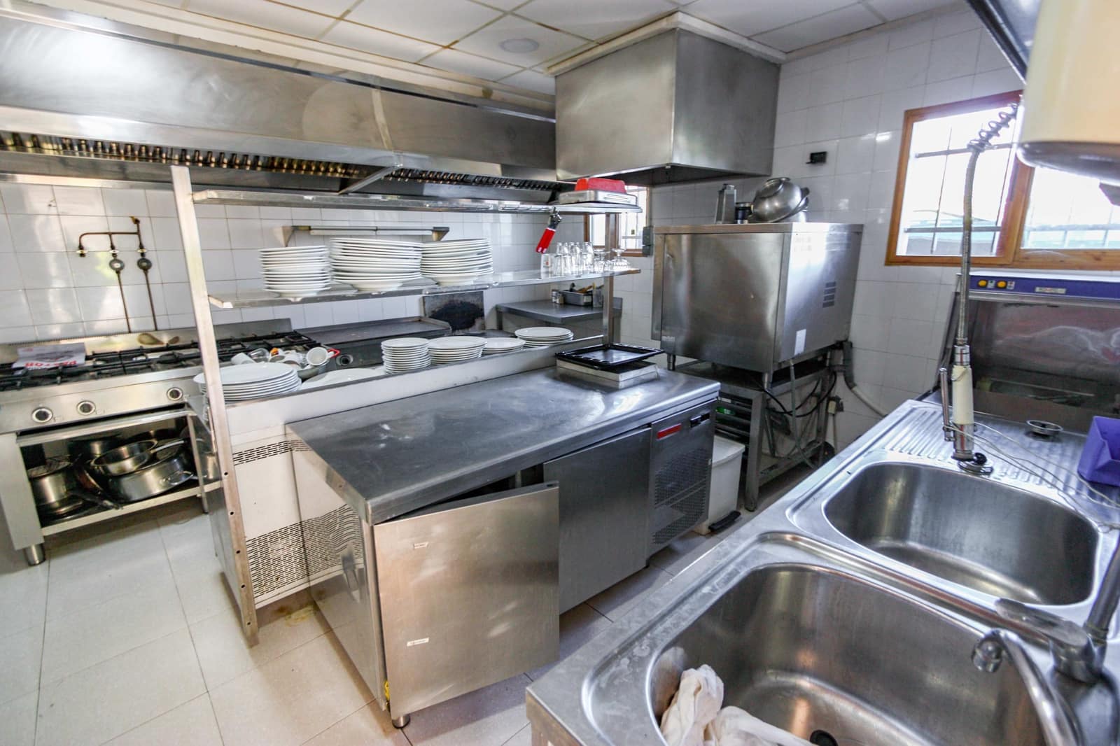 4 soveværelse Restaurant/Bar til salg i Orba - € 575.000 (Ref: 9187807)