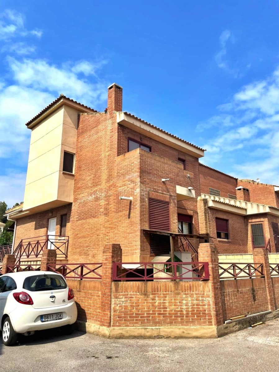 4 soverom Hus til salgs i La Nucia med svømmebasseng garasje - € 320 000 (Ref: 9211360)