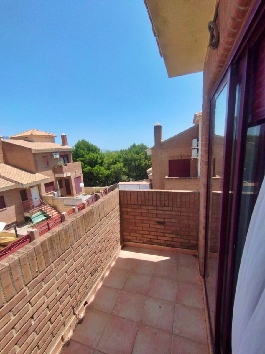 4 soverom Hus til salgs i La Nucia med svømmebasseng garasje - € 320 000 (Ref: 9211360)