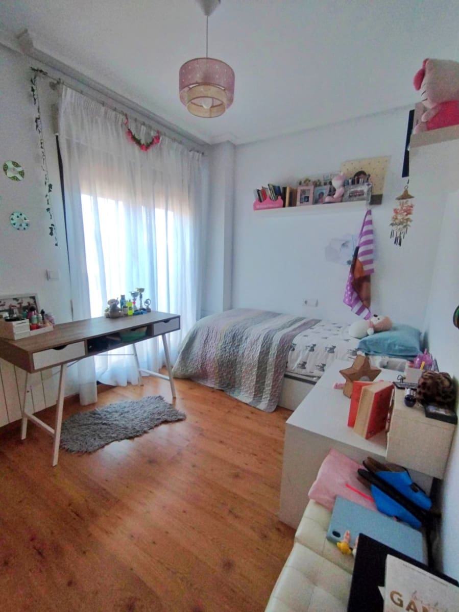 4 soverom Hus til salgs i La Nucia med svømmebasseng garasje - € 320 000 (Ref: 9211360)