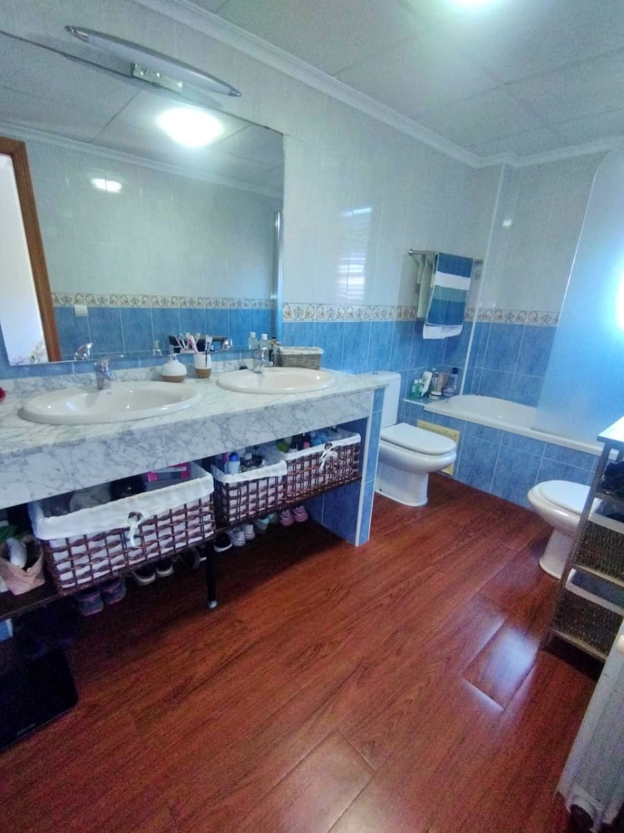 4 soverom Hus til salgs i La Nucia med svømmebasseng garasje - € 320 000 (Ref: 9211360)