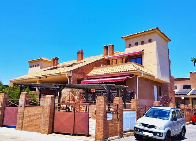 4 slaapkamer Huis te koop in La Nucia met zwembad garage - € 320.000 (Ref: 9211360)