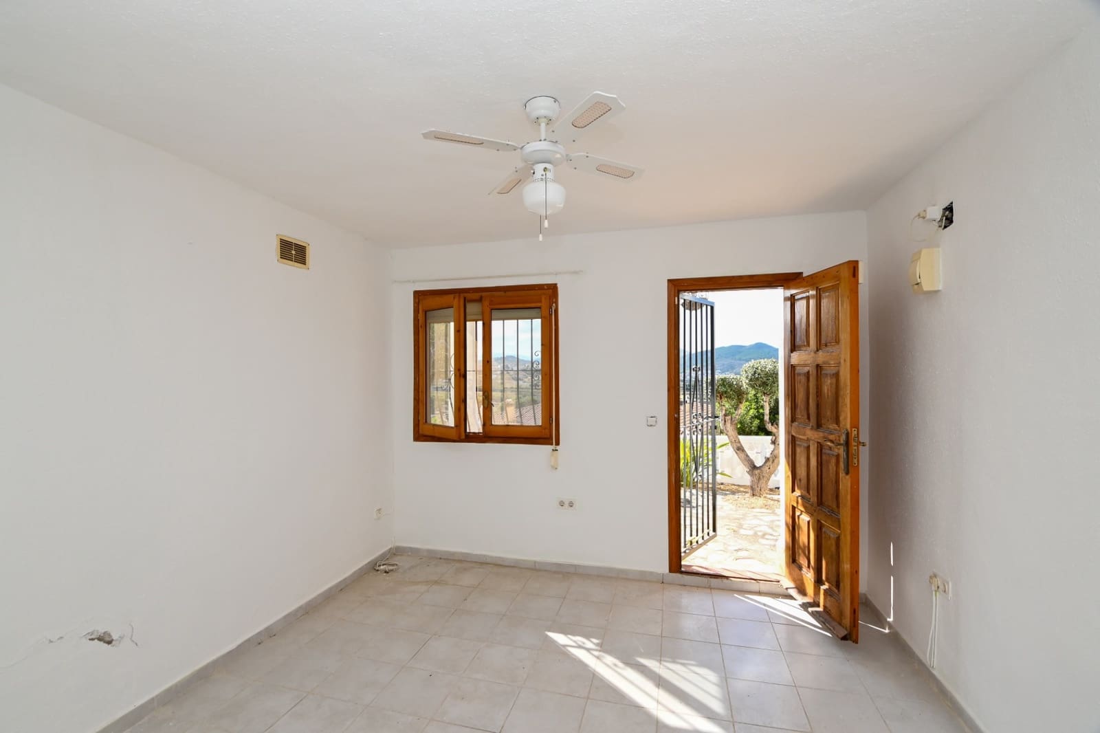 2 soveværelse Bungalow til salg i Benitachell / Benitatxell med swimmingpool garage - € 295.000 (Ref: 9235182)