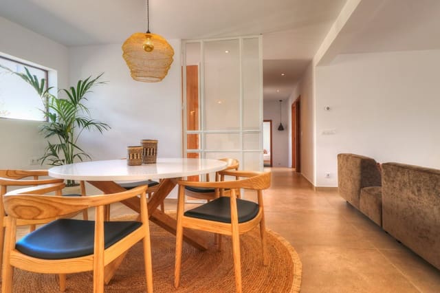 4 slaapkamer Villa te koop in Moraira, Teulada-Moraira met zwembad - € 1.750.000 (Ref: 9256464)