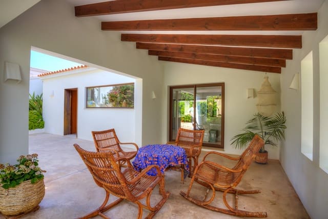 4 slaapkamer Villa te koop in Moraira, Teulada-Moraira met zwembad - € 1.750.000 (Ref: 9256464)