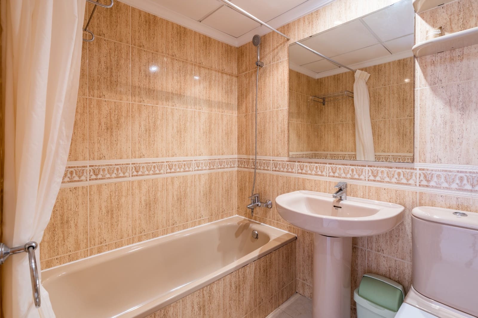 1 soveværelse Lejlighed til salg i Calpe / Calp med swimmingpool - € 170.000 (Ref: 9256481)