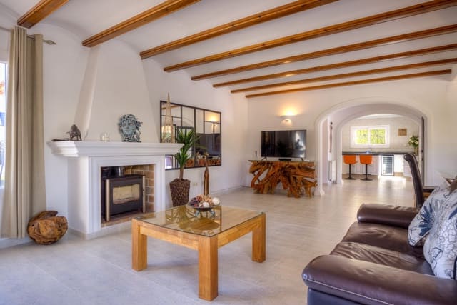 3 slaapkamer Villa te koop in Moraira, Teulada-Moraira met zwembad - € 1.100.000 (Ref: 9256498)