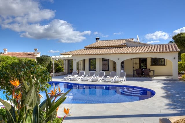 3 slaapkamer Villa te koop in Moraira, Teulada-Moraira met zwembad - € 1.100.000 (Ref: 9256498)