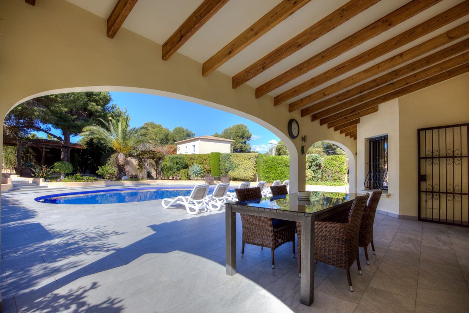 3 slaapkamer Villa te koop in Moraira met zwembad - € 1.100.000 (Ref: 9256498)