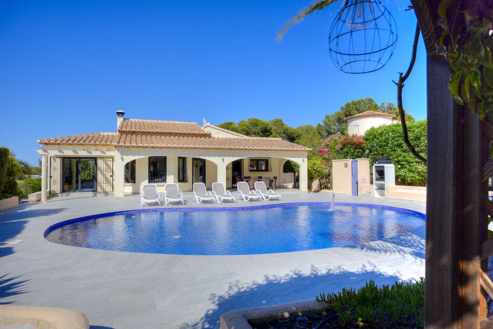 3 slaapkamer Villa te koop in Moraira met zwembad - € 1.100.000 (Ref: 9256498)