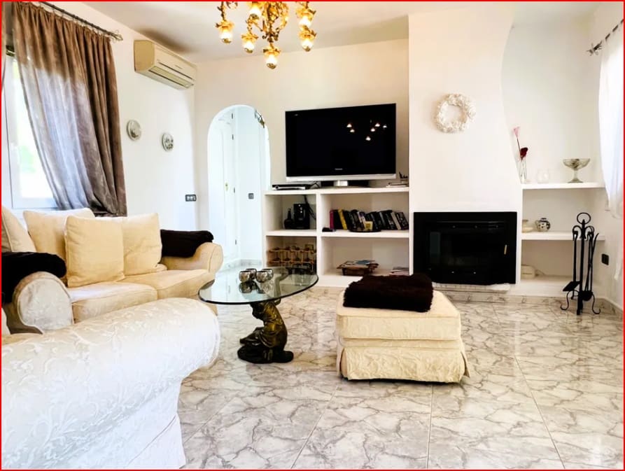 Chalet de 3 habitaciones en Moraira en venta con piscina - 650.000 € (Ref: 9256505)