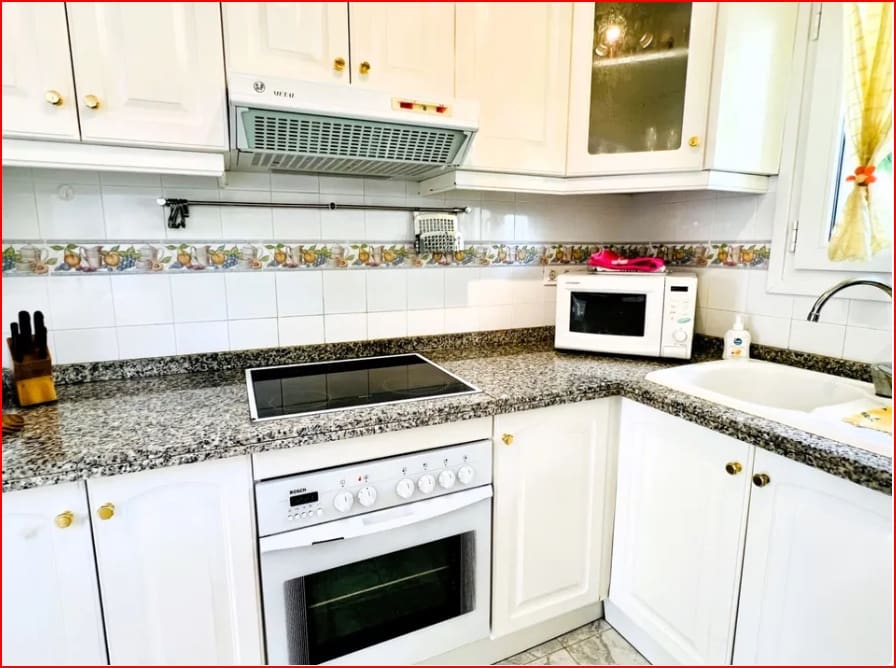 Chalet de 3 habitaciones en Moraira en venta con piscina - 650.000 € (Ref: 9256505)