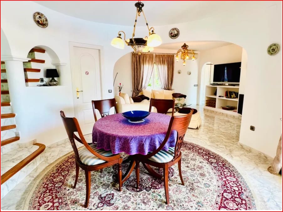 Chalet de 3 habitaciones en Moraira en venta con piscina - 650.000 € (Ref: 9256505)