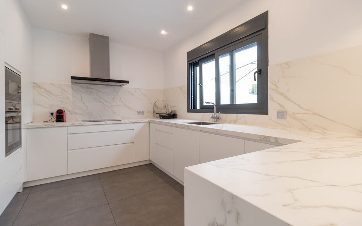 Chalet de 3 habitaciones en Moraira en venta con piscina - 995.000 € (Ref: 9256518)