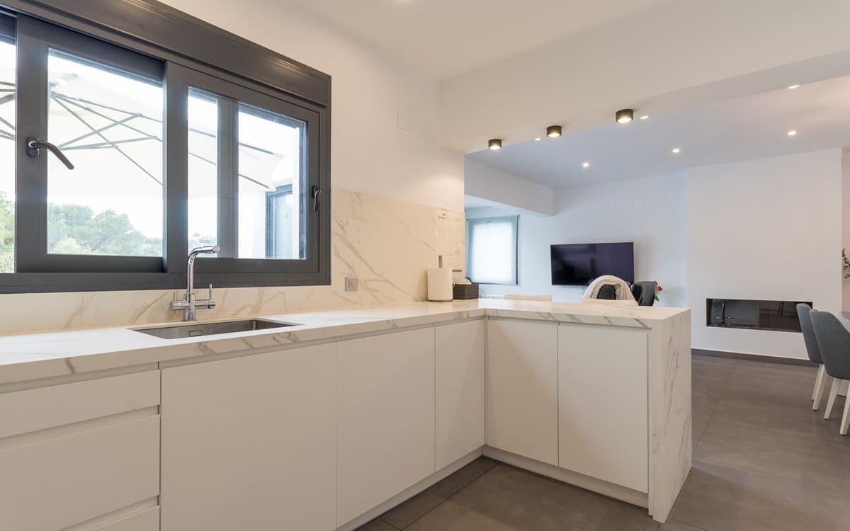 Chalet de 3 habitaciones en Moraira en venta con piscina - 995.000 € (Ref: 9256518)