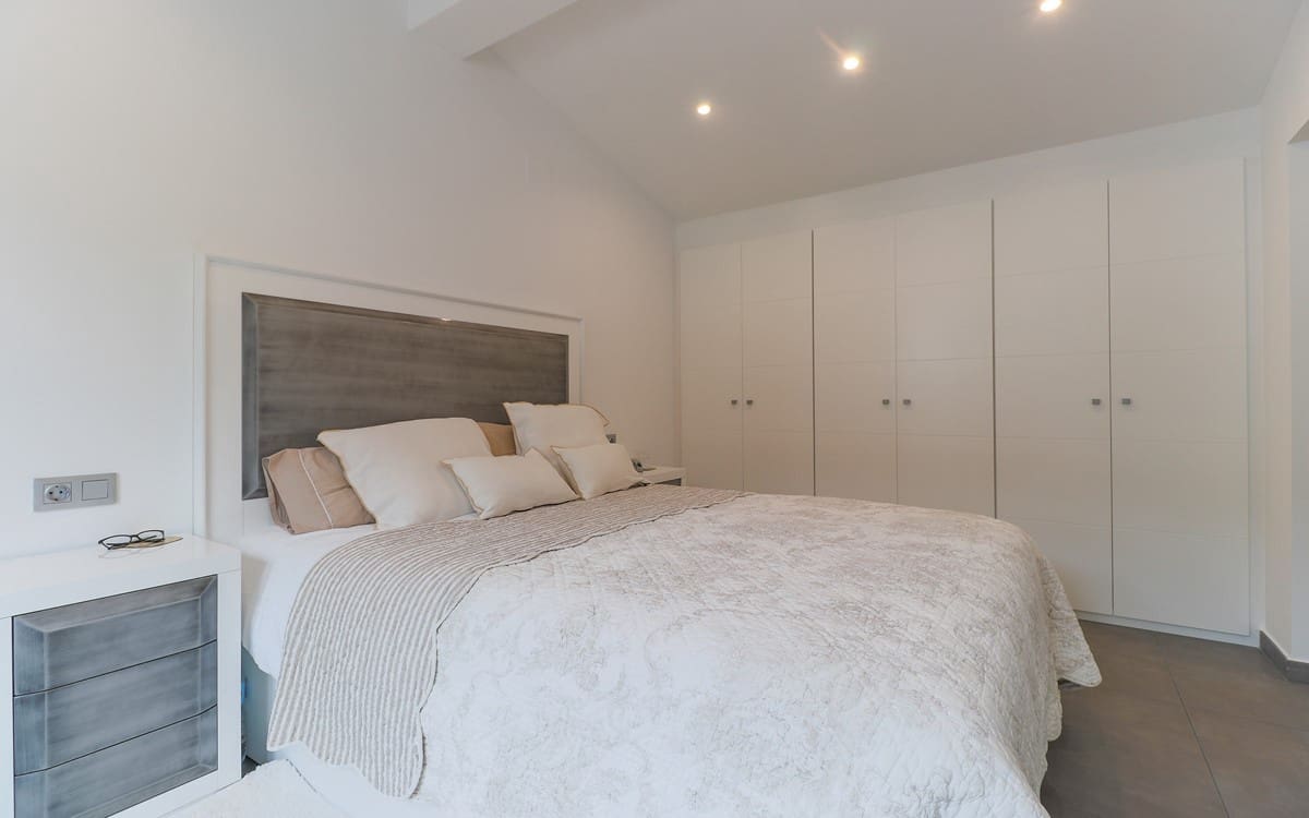 Chalet de 3 habitaciones en Moraira en venta con piscina - 995.000 € (Ref: 9256518)