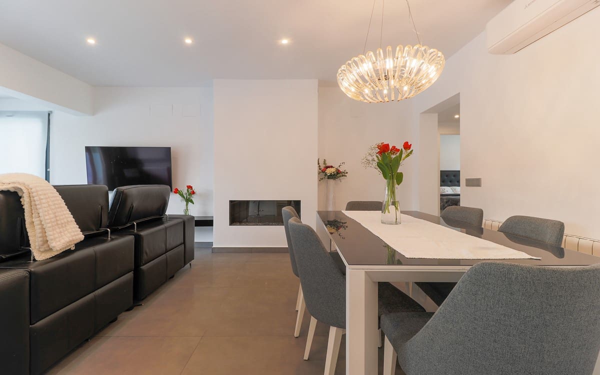 Chalet de 3 habitaciones en Moraira en venta con piscina - 995.000 € (Ref: 9256518)