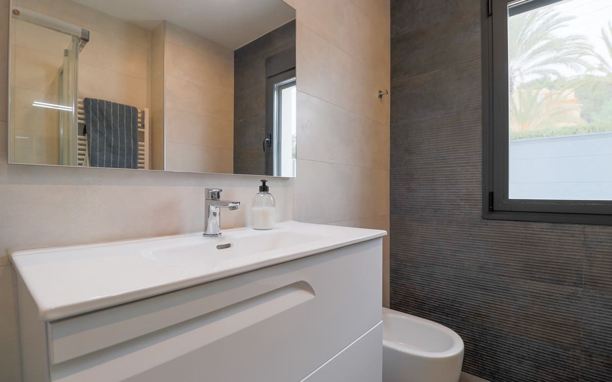 Chalet de 3 habitaciones en Moraira en venta con piscina - 995.000 € (Ref: 9256518)