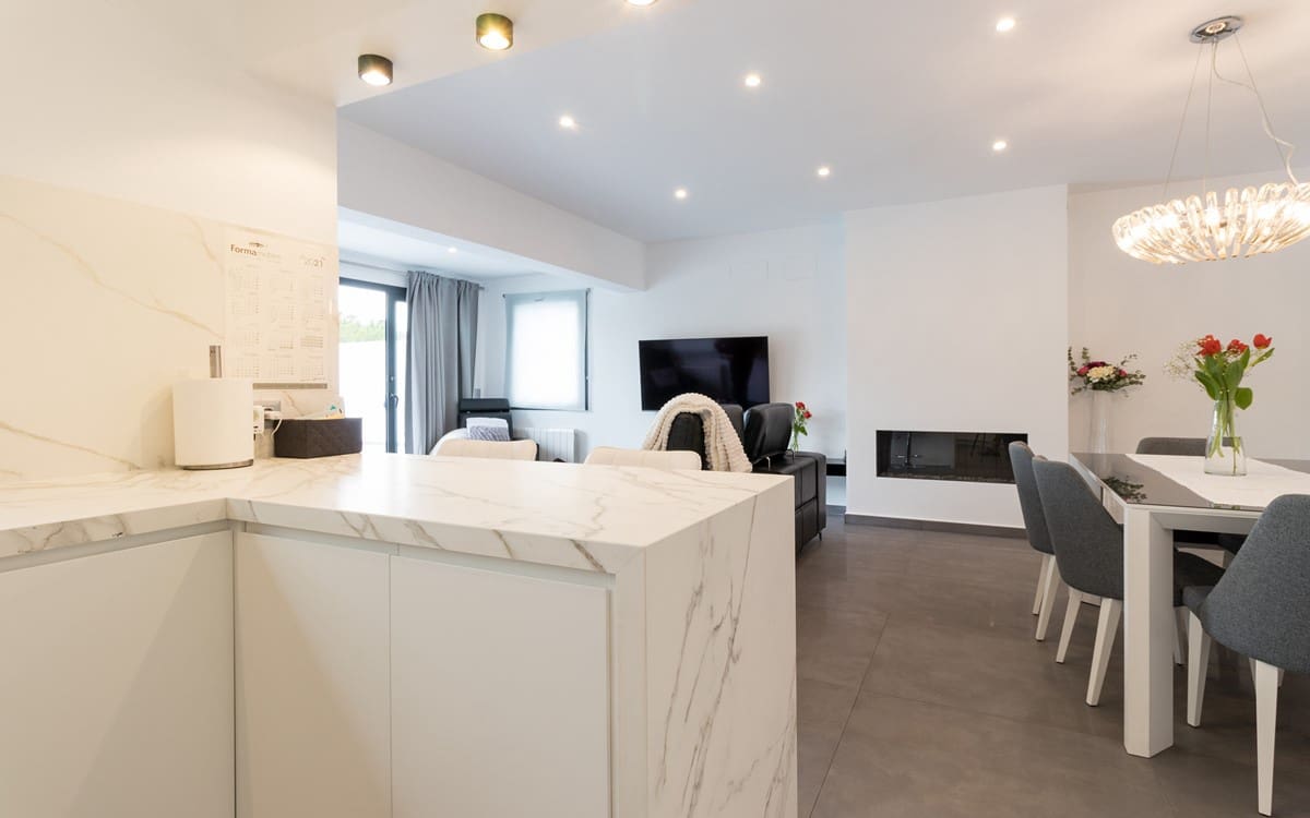 Chalet de 3 habitaciones en Moraira en venta con piscina - 995.000 € (Ref: 9256518)