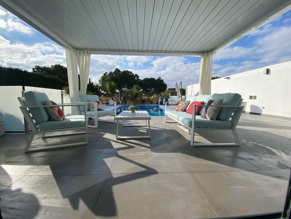 Chalet de 3 habitaciones en Moraira en venta con piscina - 995.000 € (Ref: 9256518)