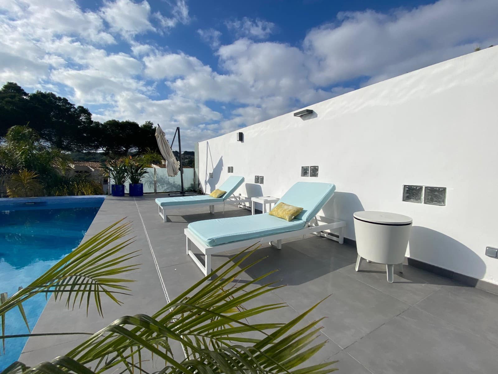Chalet de 3 habitaciones en Moraira en venta con piscina - 995.000 € (Ref: 9256518)
