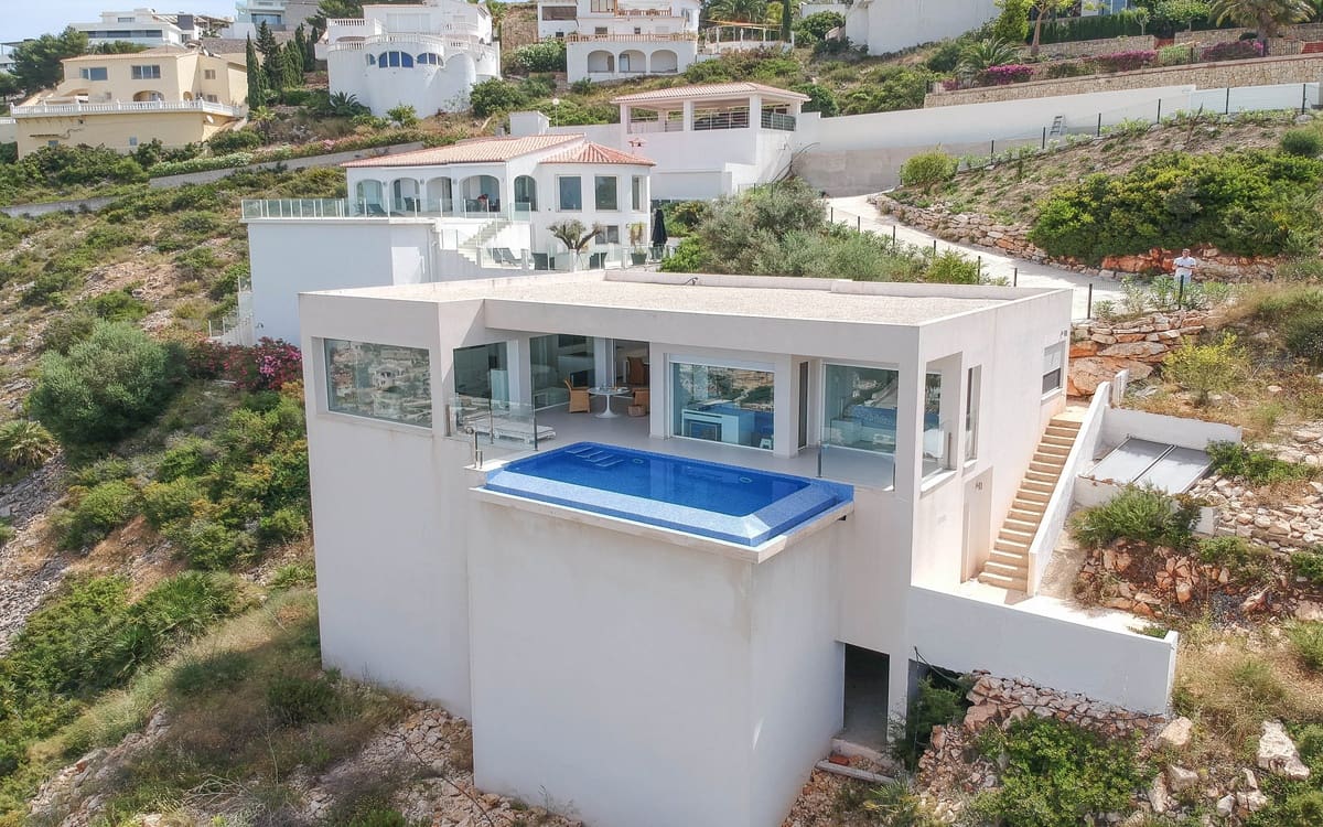 2 bedroom Villa for sale in Cumbre del Sol with pool - € 875,000 (Ref: 9256520)