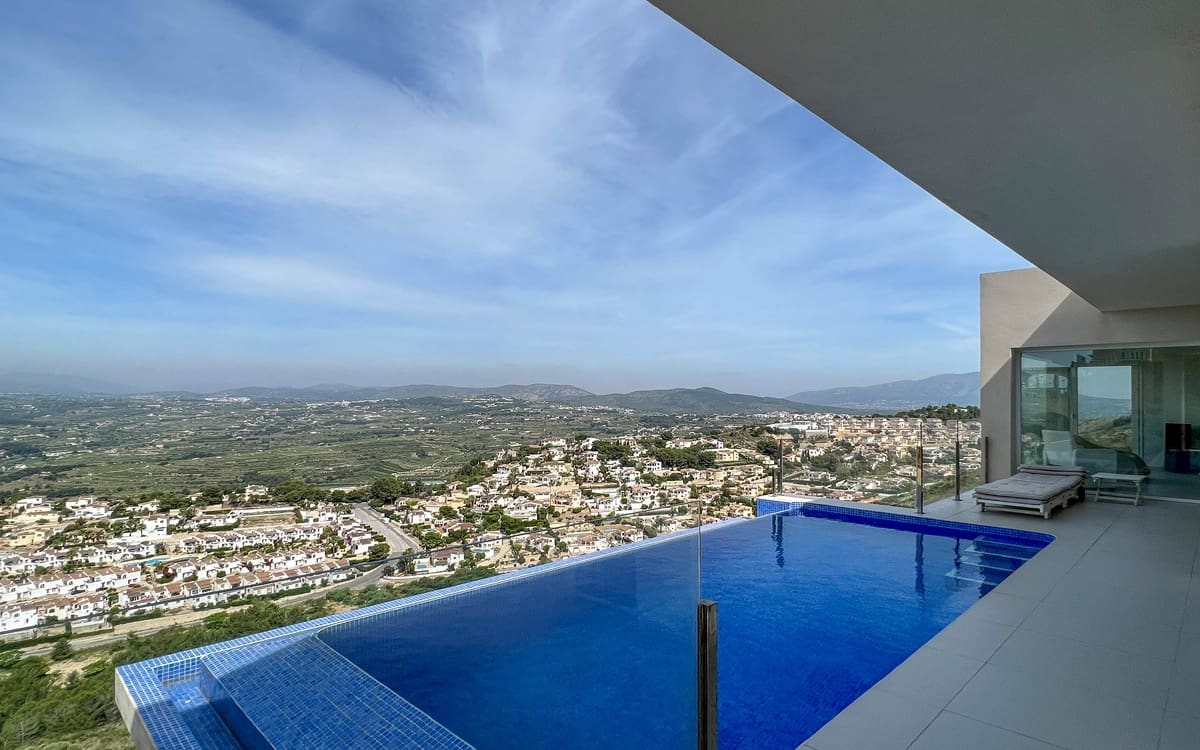 2 bedroom Villa for sale in Cumbre del Sol with pool - € 875,000 (Ref: 9256520)