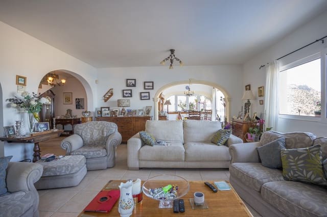 4 Zimmer Villa zu verkaufen in Calpe / Calp mit Pool - 750.000 € (Ref: 9256527)