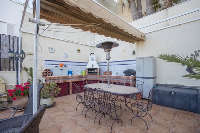 4 Zimmer Villa zu verkaufen in Calpe / Calp mit Pool - 750.000 € (Ref: 9256527)