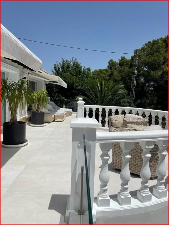 Chalet de 3 habitaciones en Moraira en venta con piscina - 1.285.000 € (Ref: 9256530)
