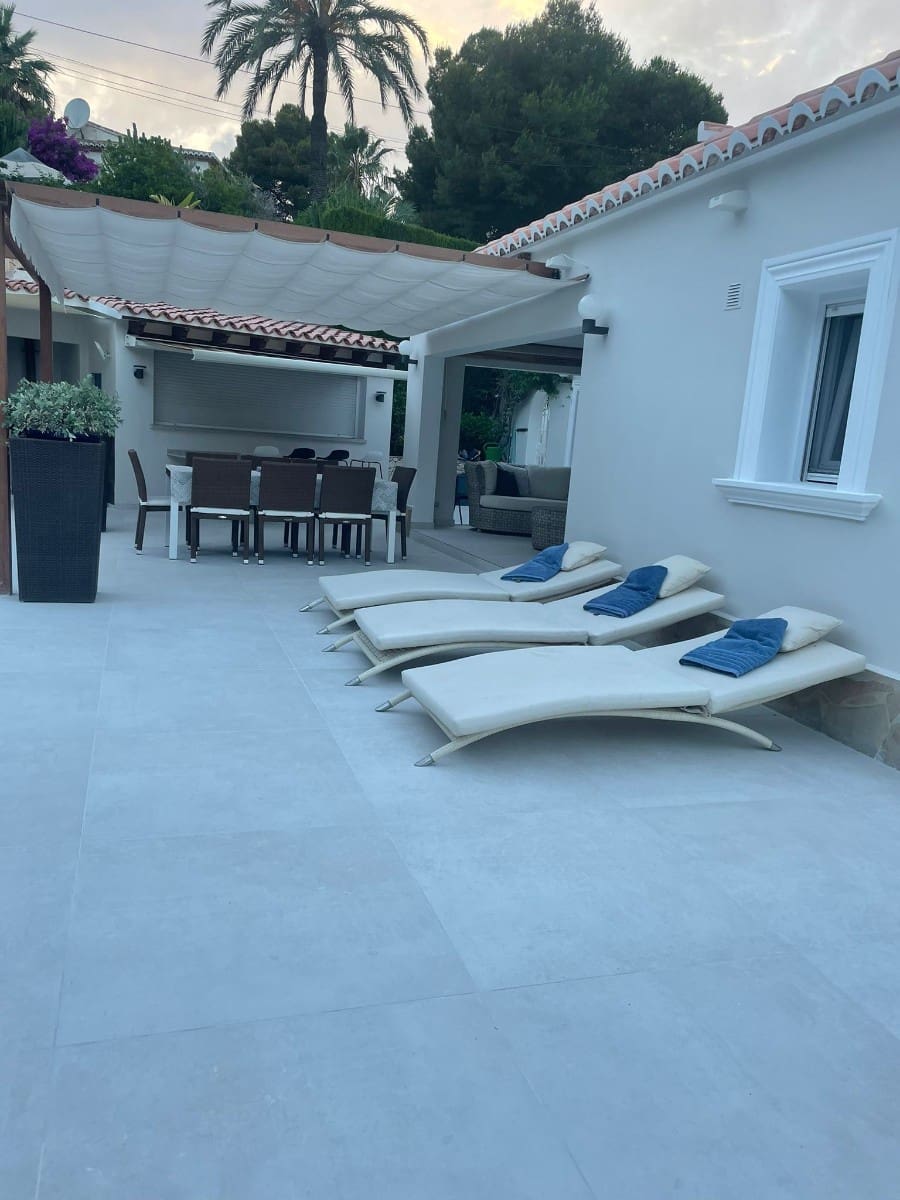 Chalet de 3 habitaciones en Moraira en venta con piscina - 1.285.000 € (Ref: 9256530)