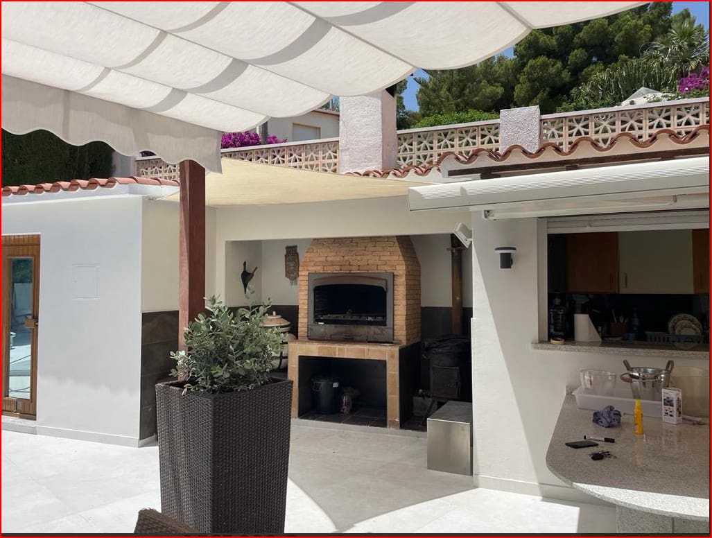 Chalet de 3 habitaciones en Moraira en venta con piscina - 1.285.000 € (Ref: 9256530)