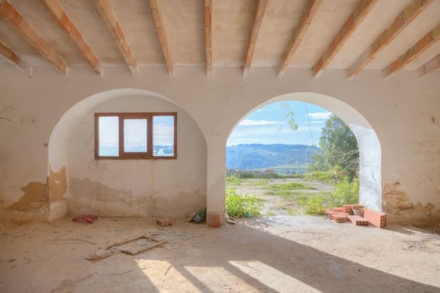 4 slaapkamer Villa te koop in Benissa - € 300.000 (Ref: 9256552)