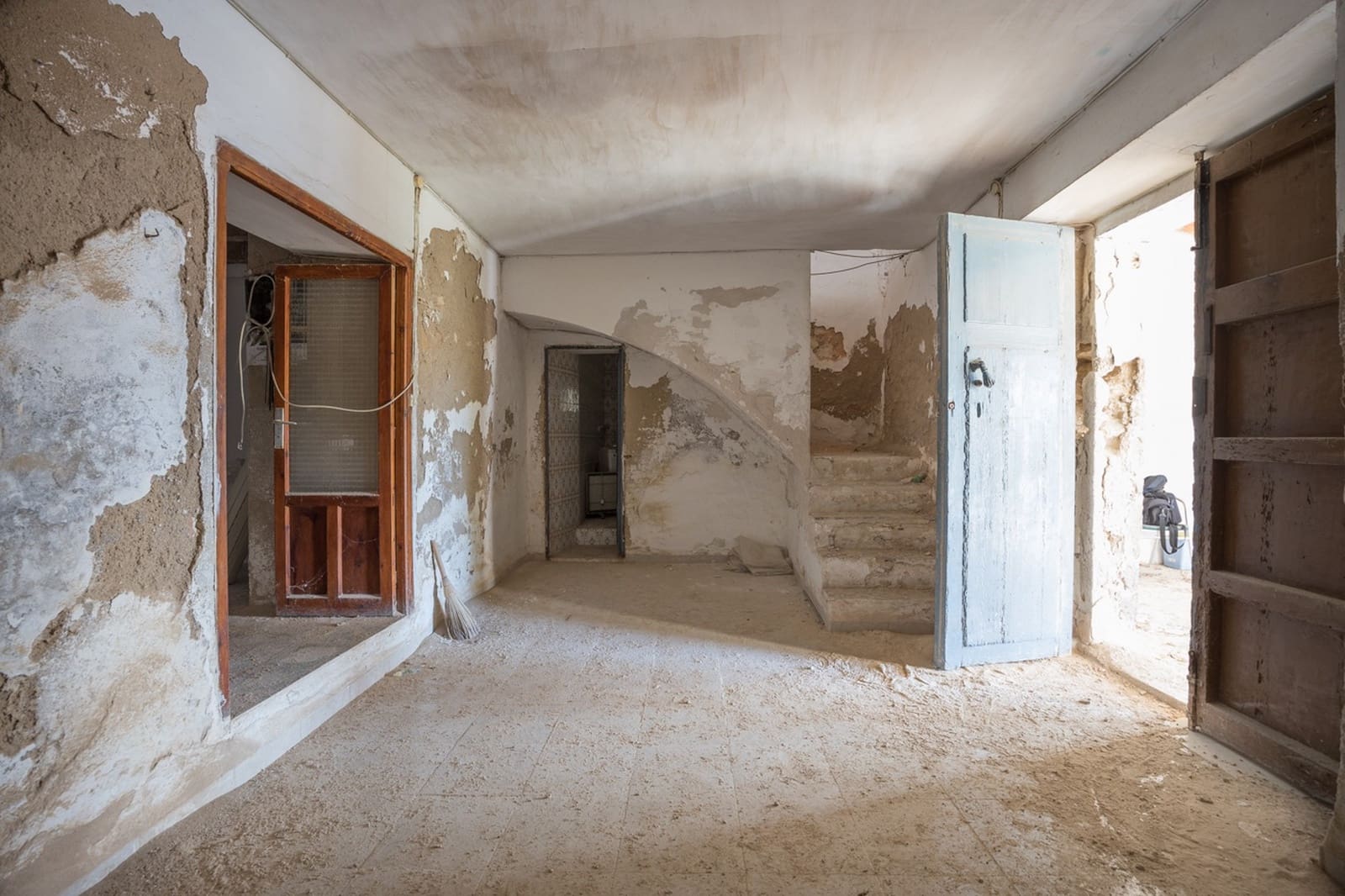 4 slaapkamer Villa te koop in Benissa - € 300.000 (Ref: 9256552)