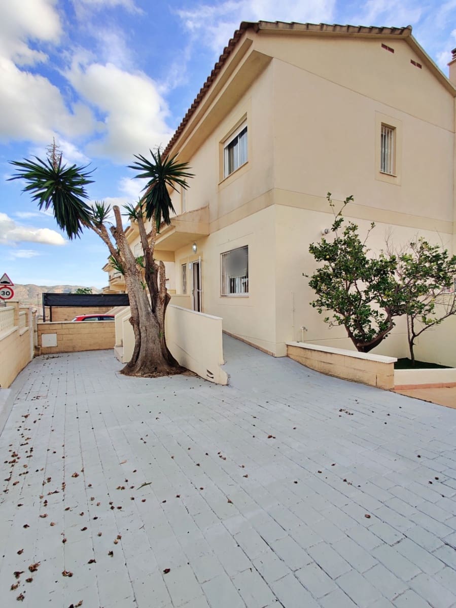 3 chambre Maison de Ville à vendre à La Nucia avec piscine garage - 380 000 € (Ref: 9258209)