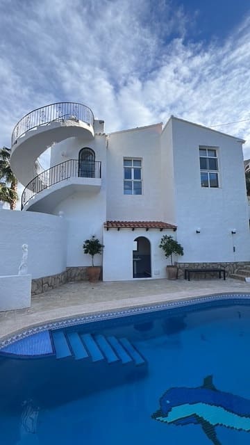 Chalet de 3 habitaciones en Calpe / Calp en venta con piscina - 645.000 € (Ref: 9266546)