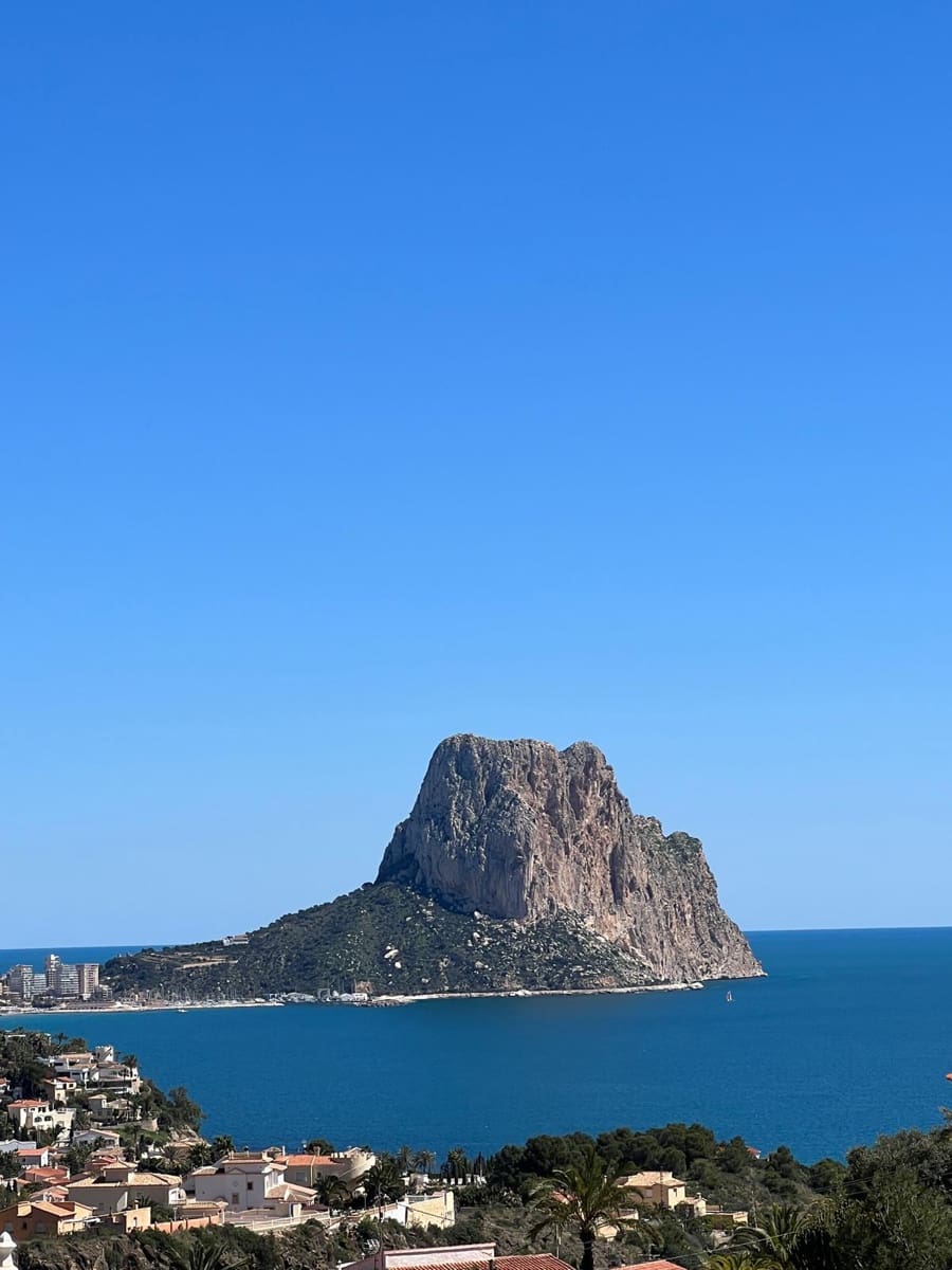 Chalet de 3 habitaciones en Calpe / Calp en venta con piscina - 645.000 € (Ref: 9266546)