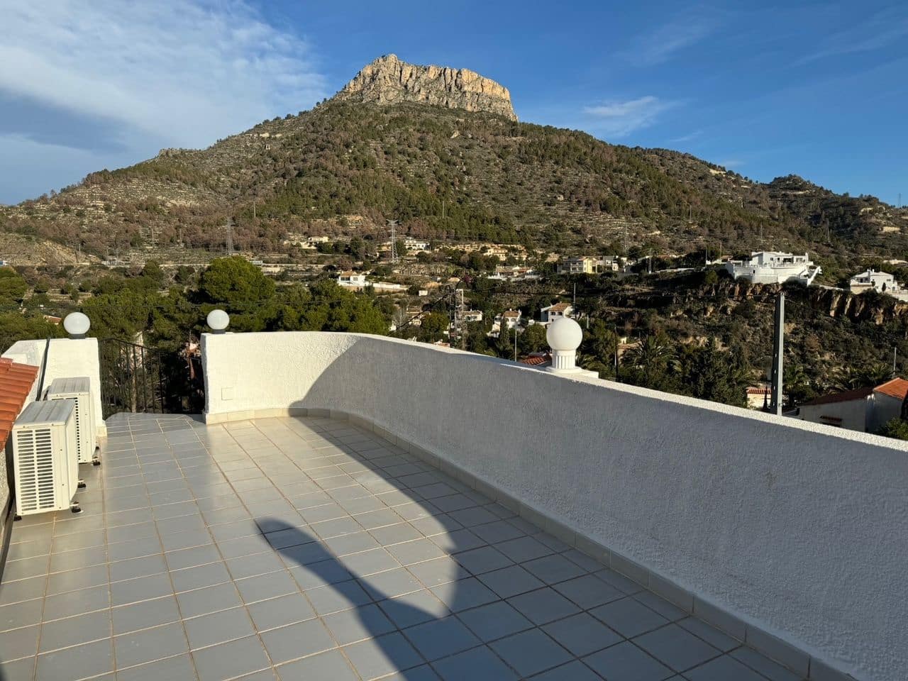 Chalet de 3 habitaciones en Calpe / Calp en venta con piscina - 645.000 € (Ref: 9266546)