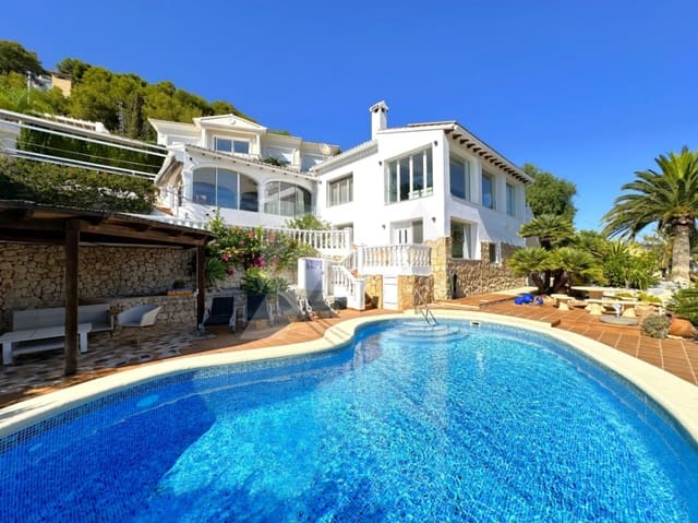 4 soverom Villa til salgs i Moraira, Teulada-Moraira med svømmebasseng garasje - € 1 390 000 (Ref: 9278301)