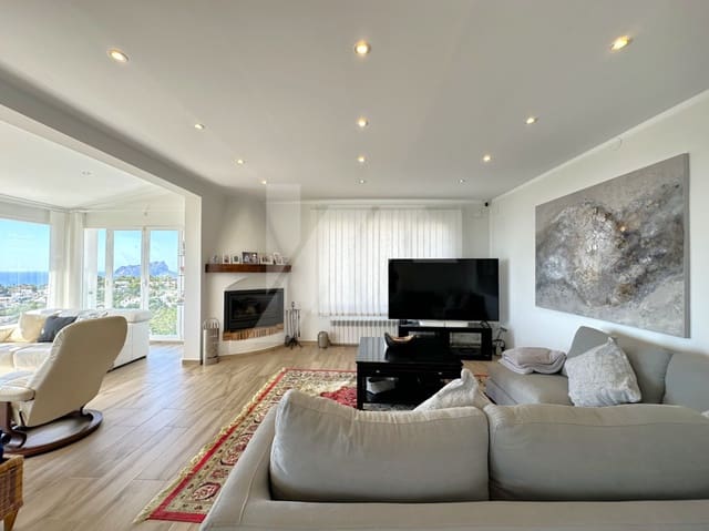 4 soverom Villa til salgs i Moraira, Teulada-Moraira med svømmebasseng garasje - € 1 390 000 (Ref: 9278301)