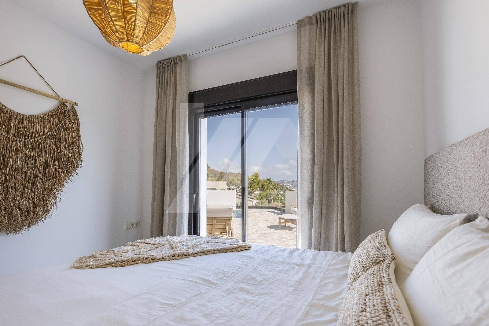 3 soveværelse Villa til salg i Pinosol med swimmingpool garage - € 1.200.000 (Ref: 9278308)