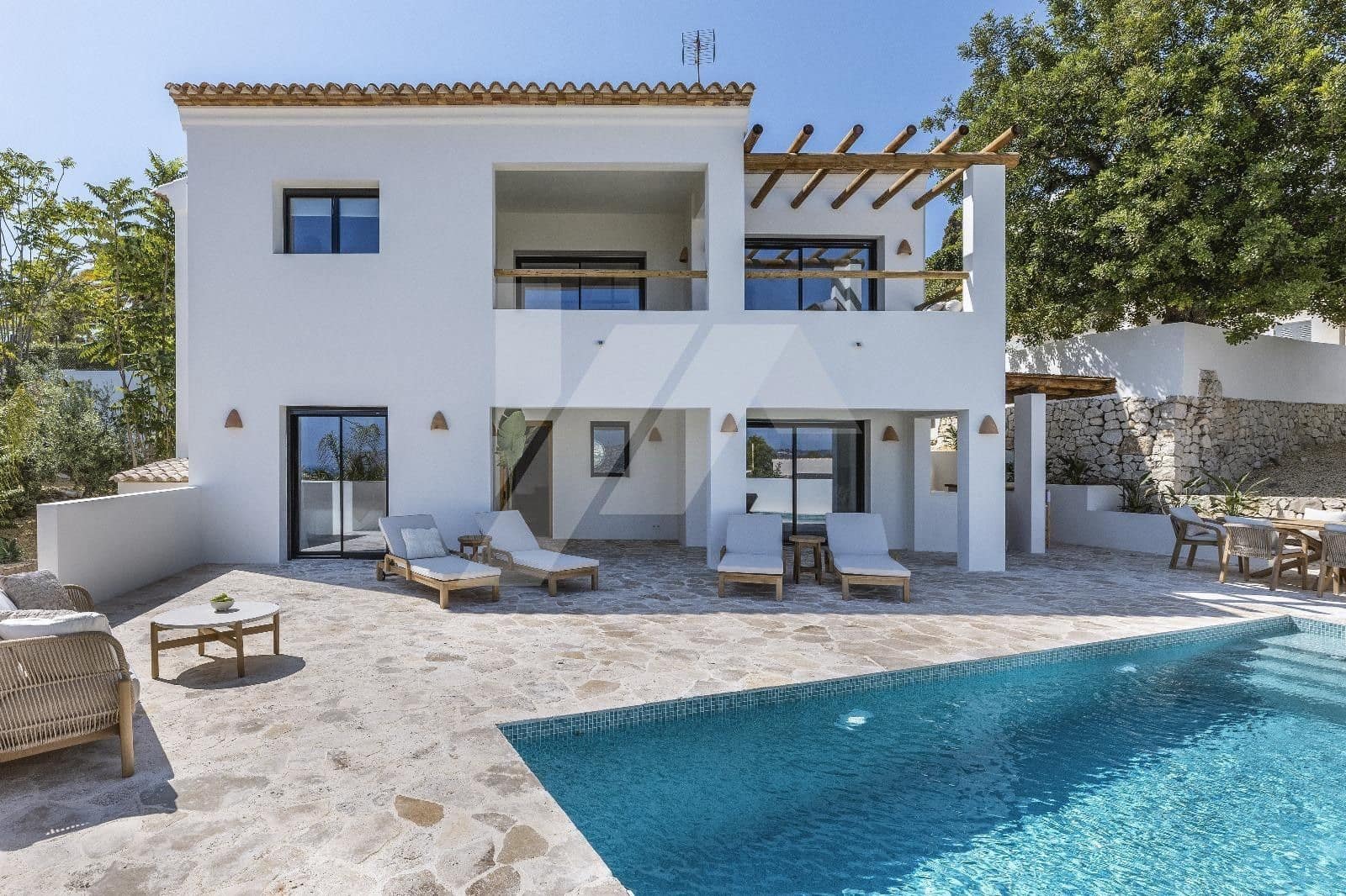 3 soveværelse Villa til salg i Pinosol med swimmingpool garage - € 1.200.000 (Ref: 9278308)