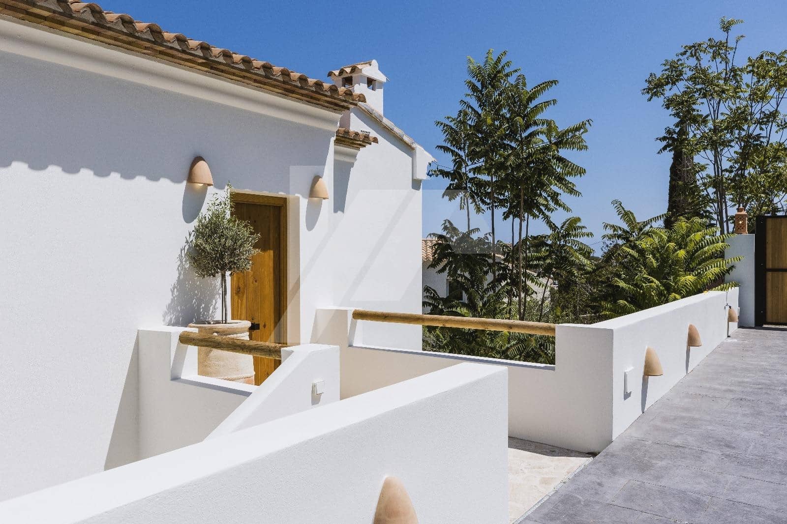 3 soveværelse Villa til salg i Pinosol med swimmingpool garage - € 1.200.000 (Ref: 9278308)