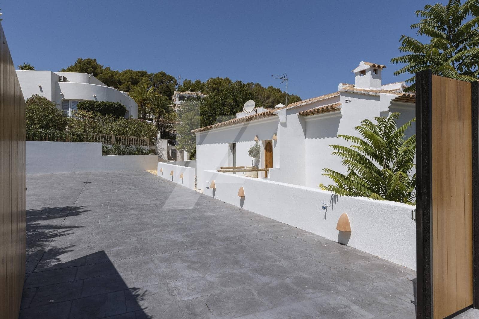 3 soveværelse Villa til salg i Pinosol med swimmingpool garage - € 1.200.000 (Ref: 9278308)